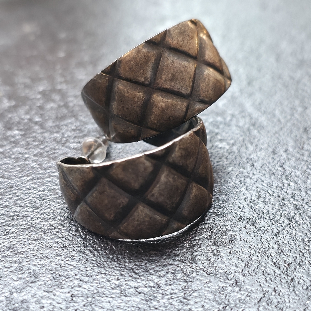 Vintage Y2K waffle wide half hoop earrings